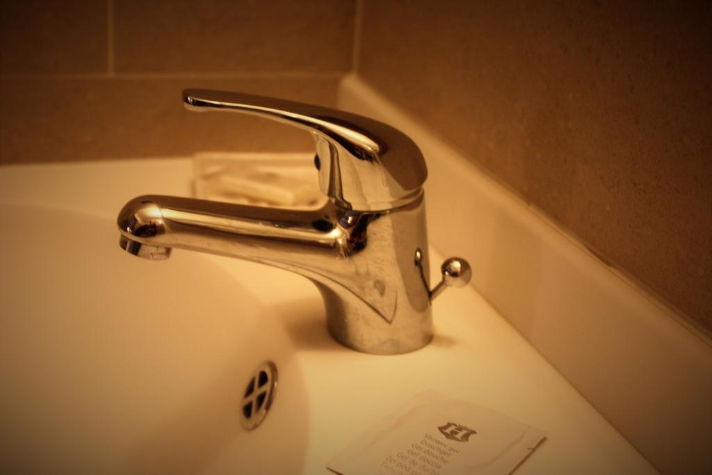 Olympic Mountains Hotel Cesana Torinese Room photo