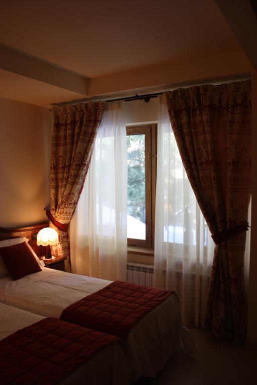 Olympic Mountains Hotel Cesana Torinese Room photo