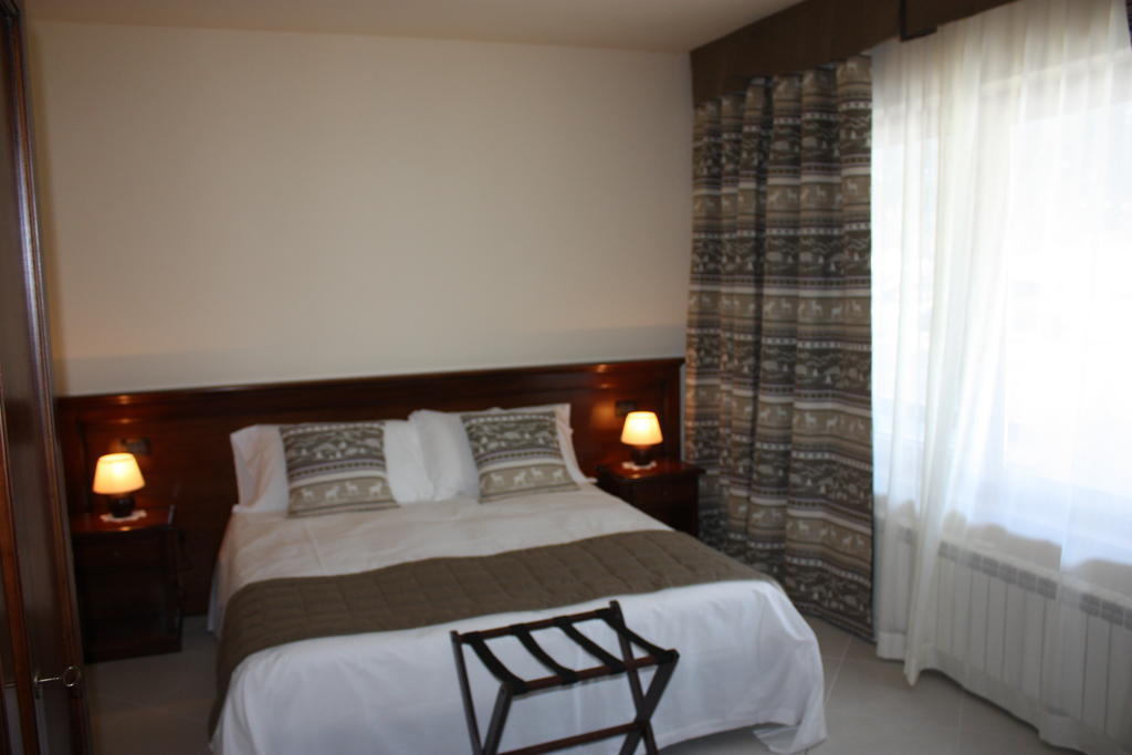 Olympic Mountains Hotel Cesana Torinese Room photo
